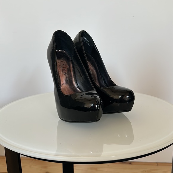 Black Patent Leather Pleasers - Picture 3 of 3